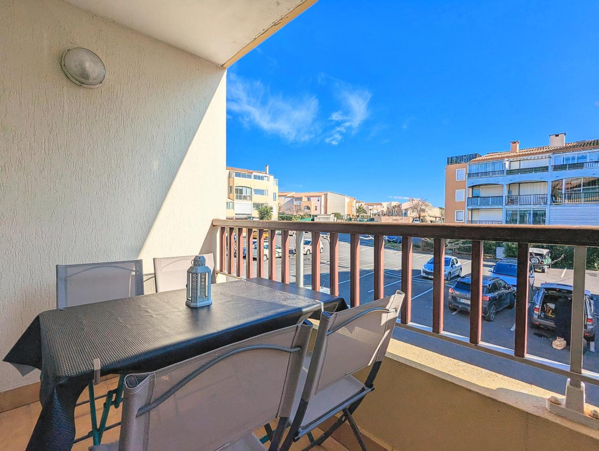Appartement Au Calme + Parking Agde Bagian luar foto