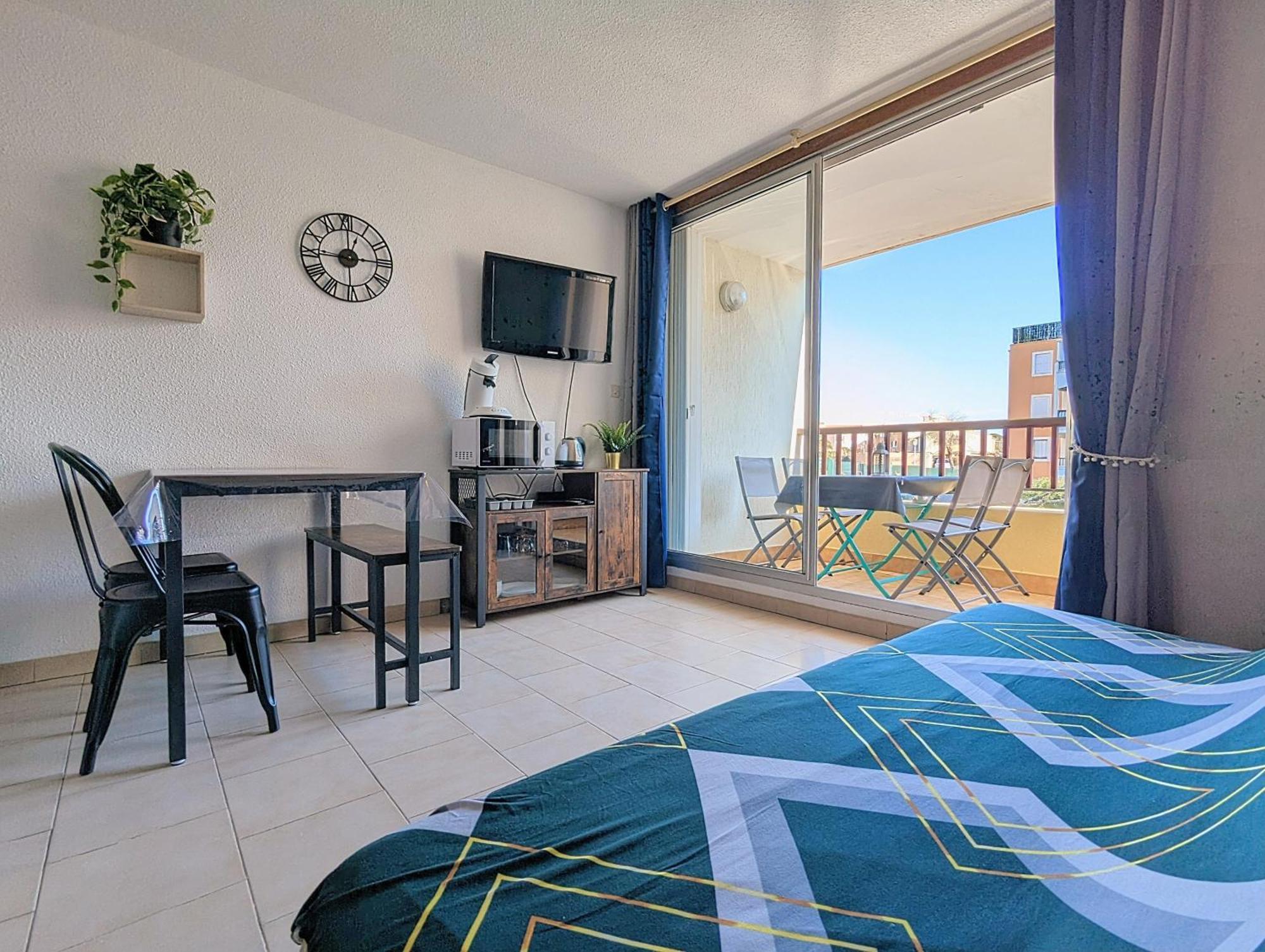 Appartement Au Calme + Parking Agde Bagian luar foto