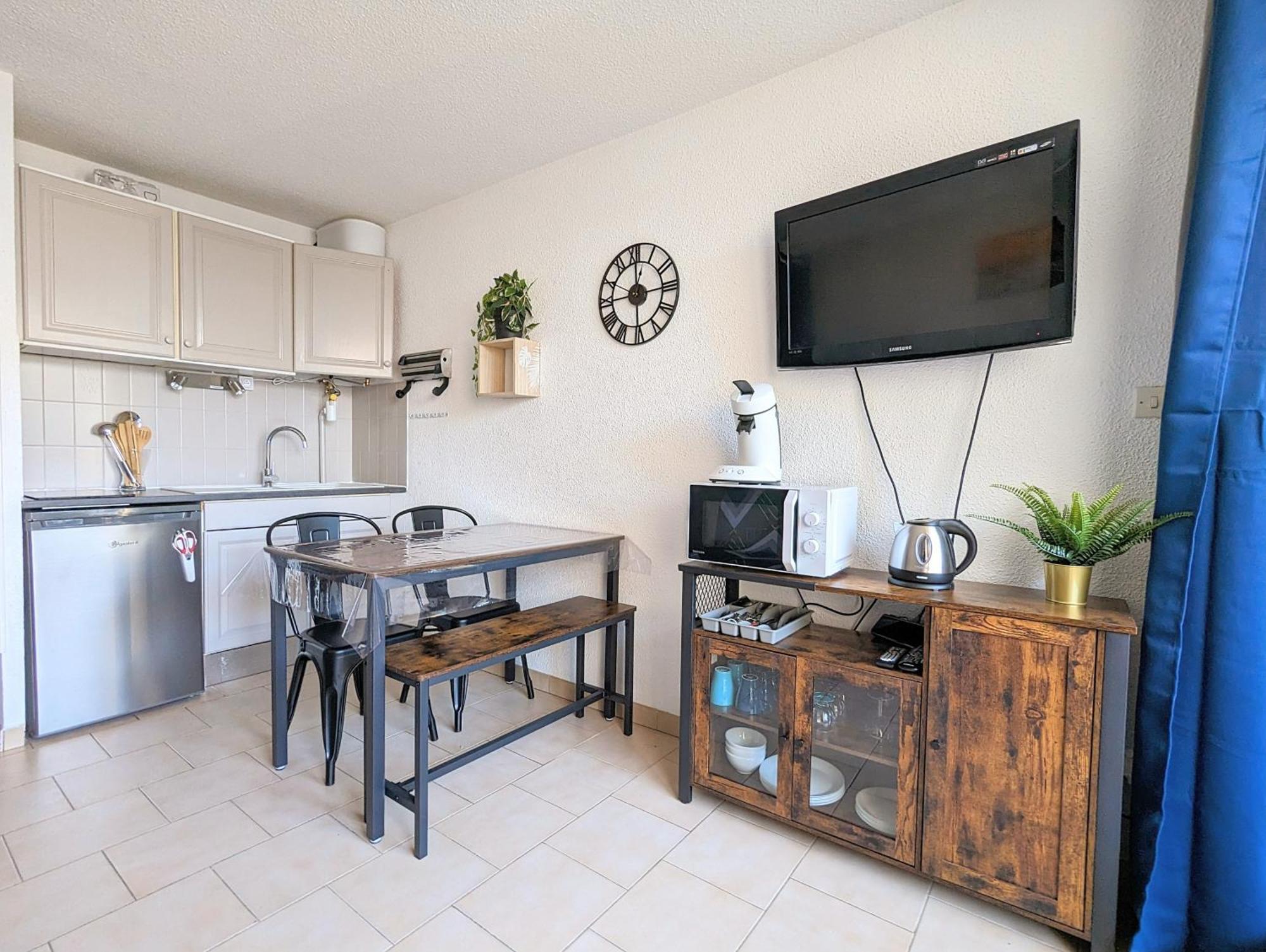Appartement Au Calme + Parking Agde Bagian luar foto