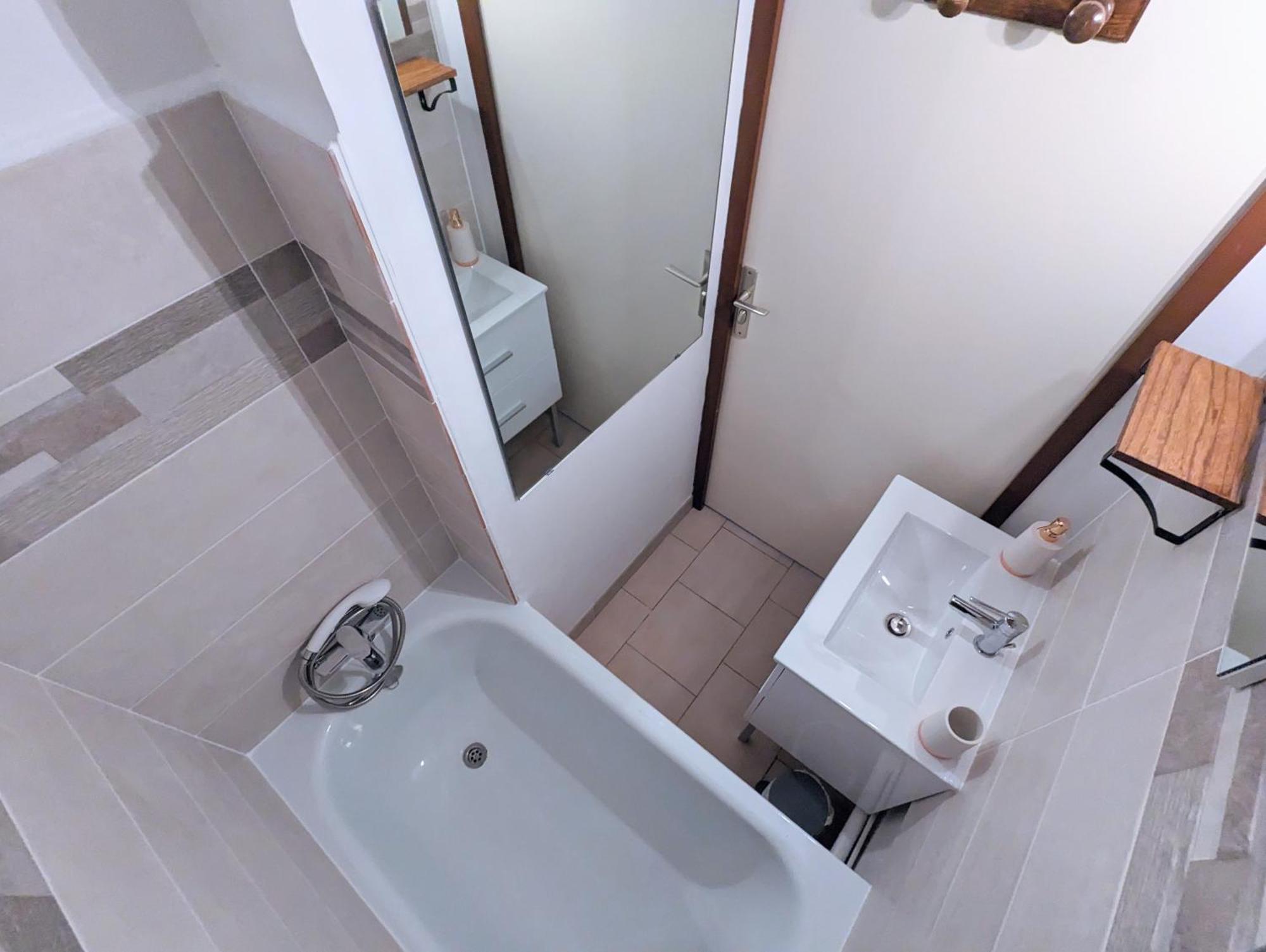 Appartement Au Calme + Parking Agde Bagian luar foto