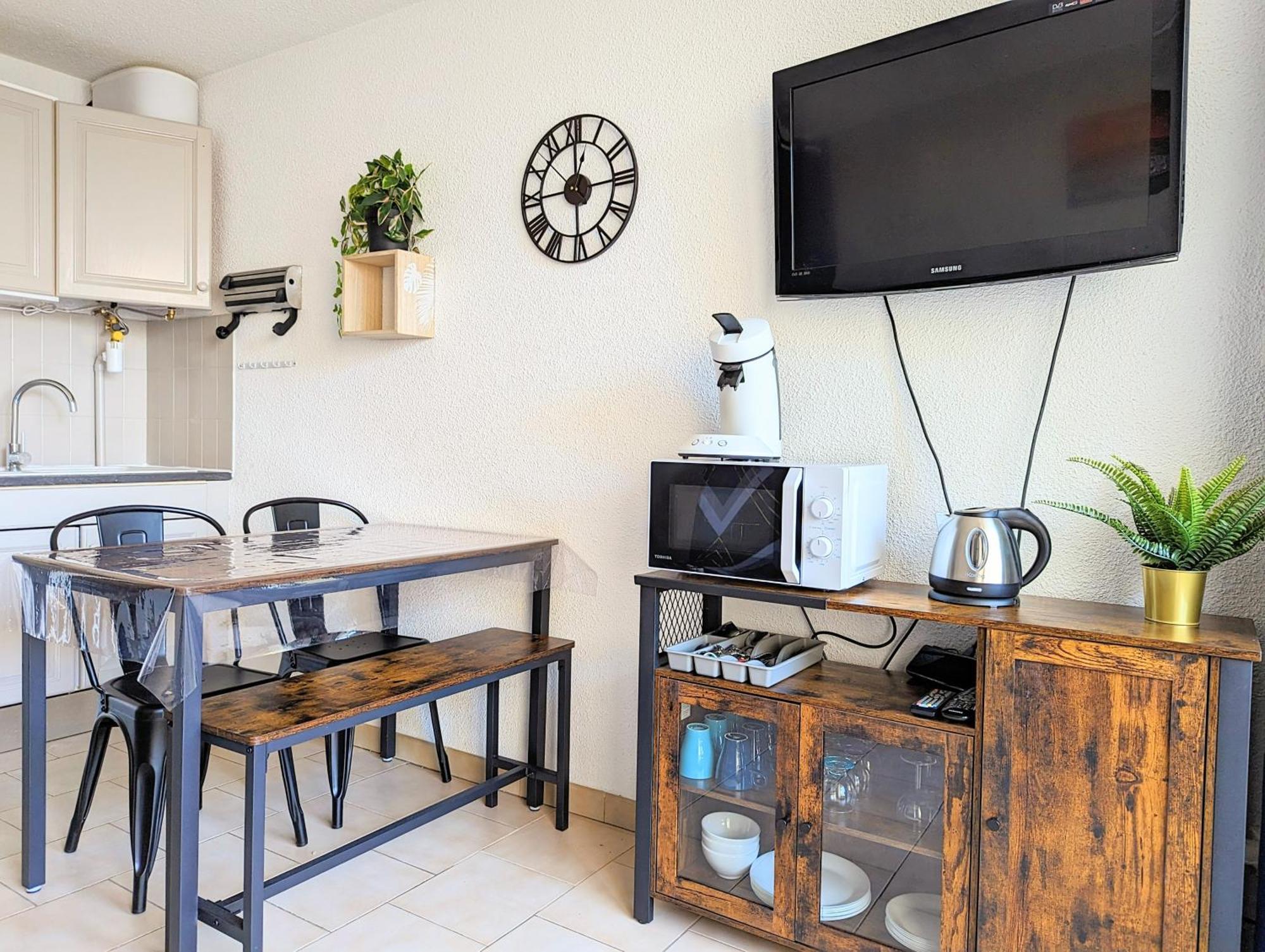 Appartement Au Calme + Parking Agde Bagian luar foto
