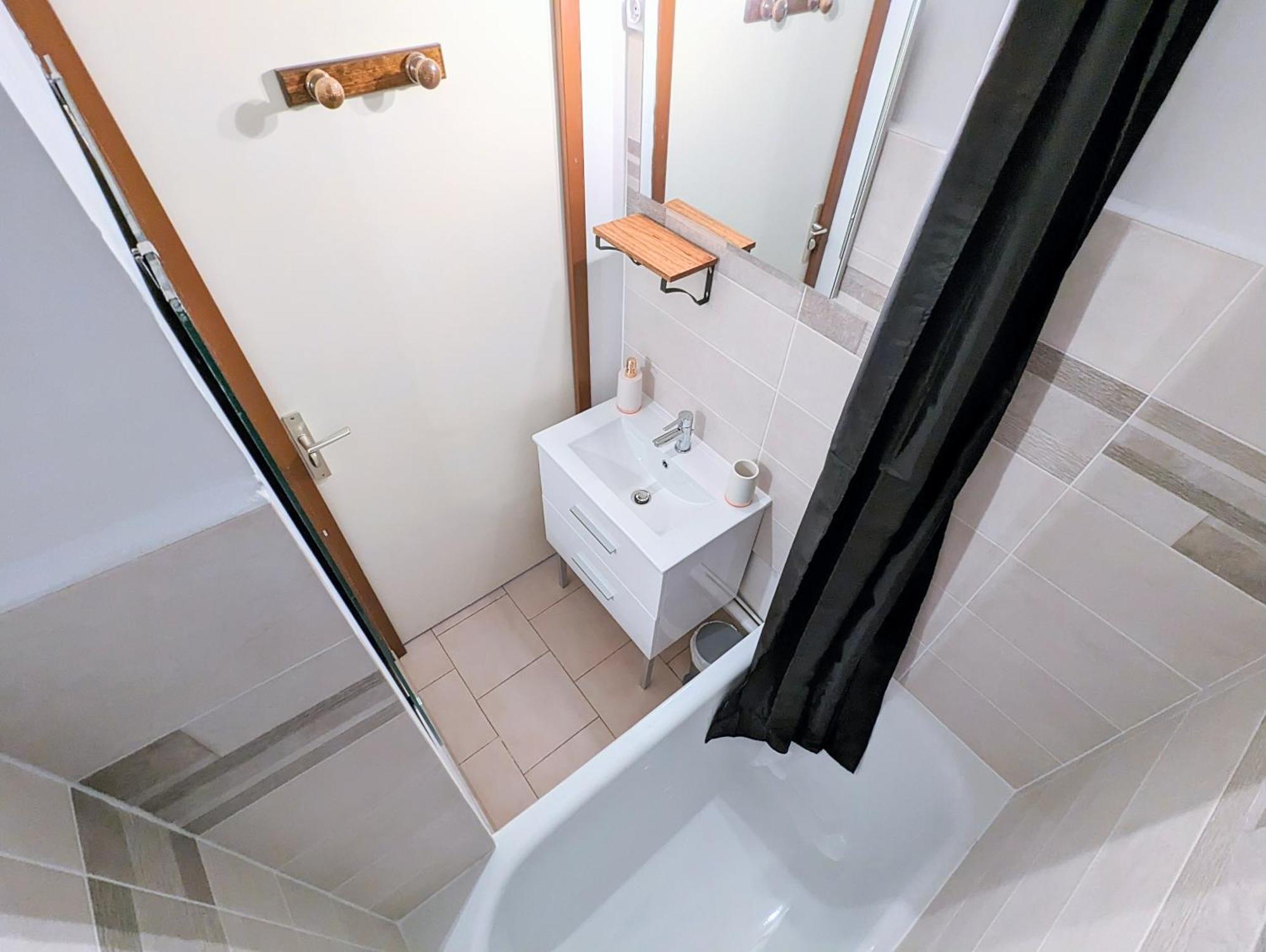 Appartement Au Calme + Parking Agde Bagian luar foto