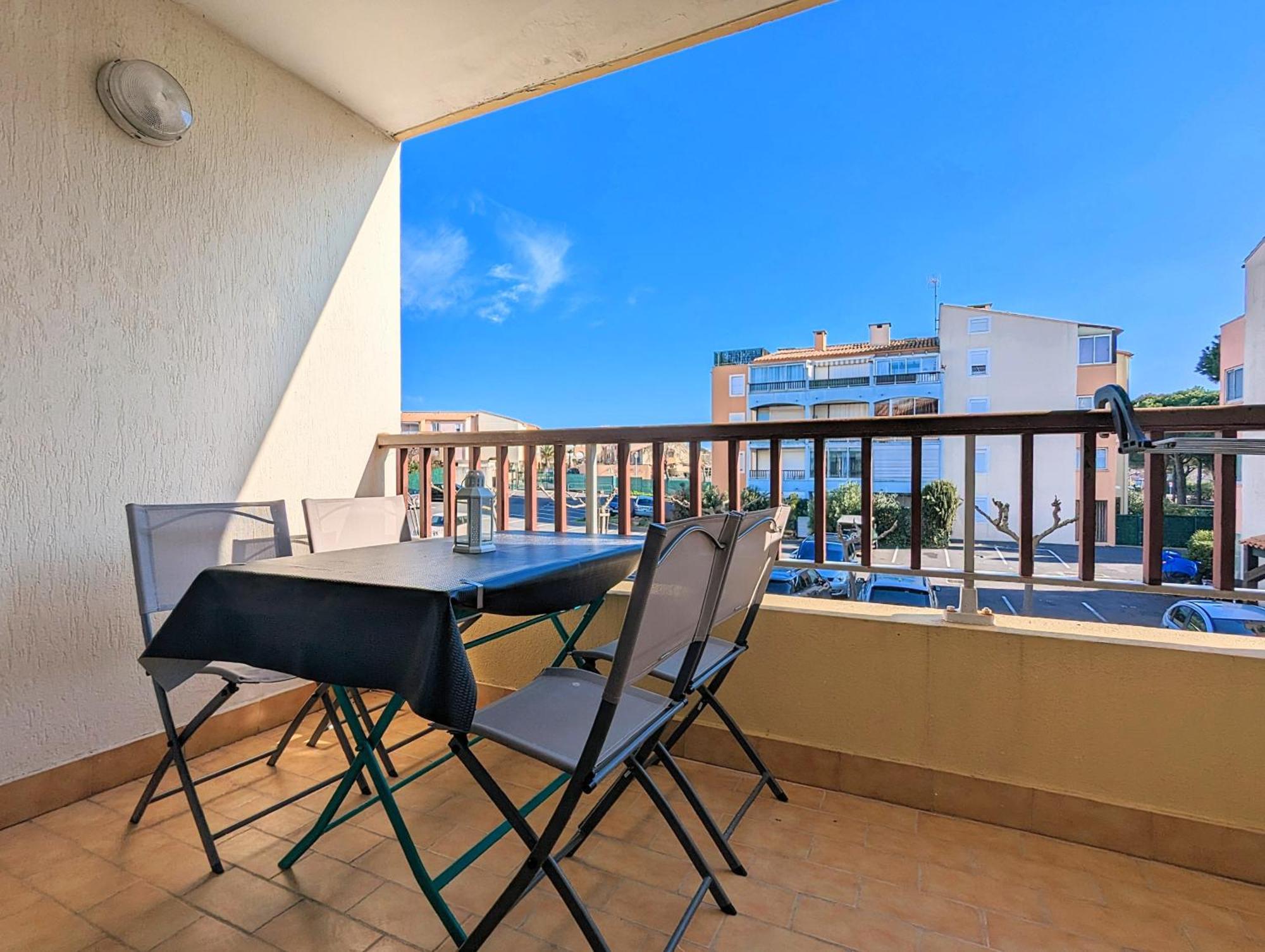 Appartement Au Calme + Parking Agde Bagian luar foto